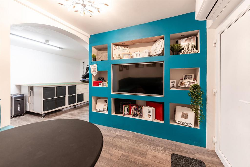 Double garage / studio
