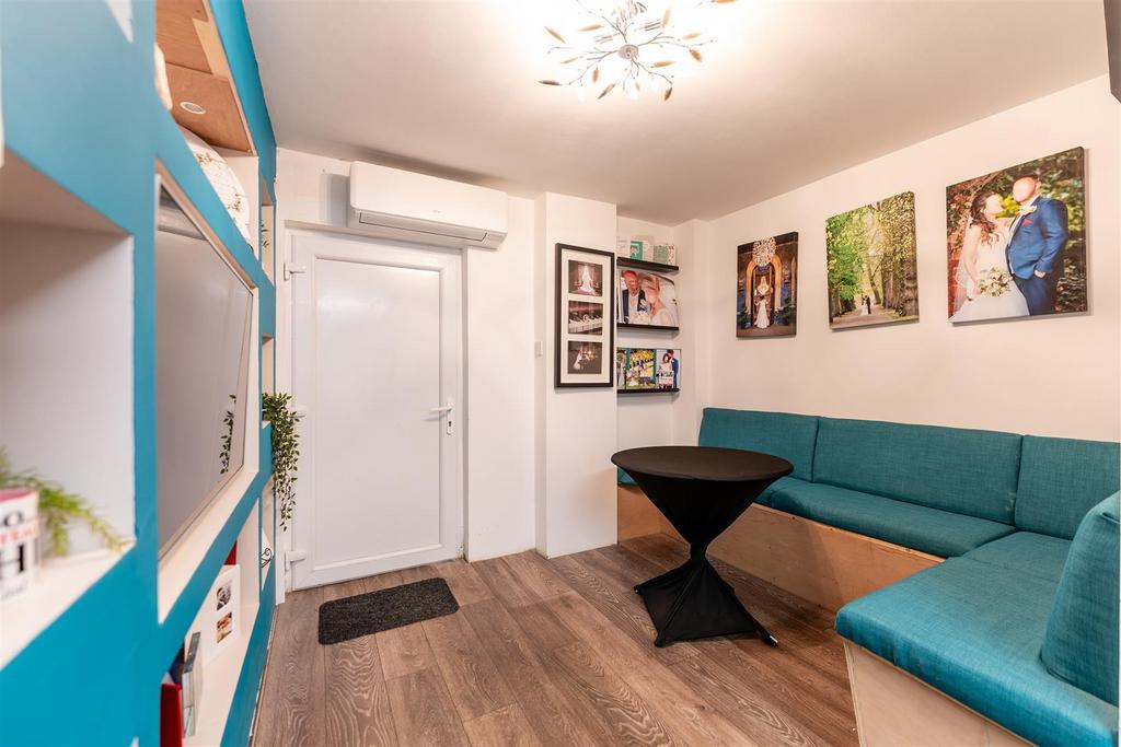 Double garage / studio