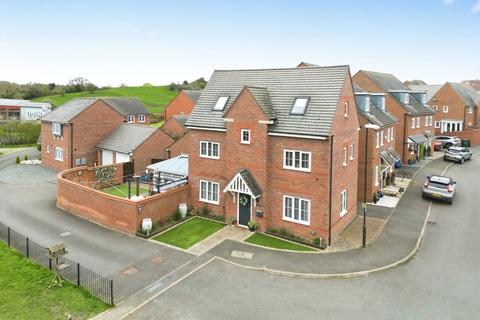 4 bedroom detached house for sale, Sunderland Close, Swadlincote DE11