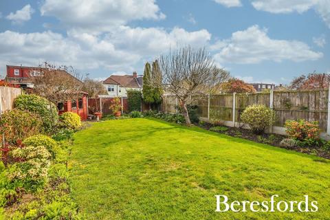 3 bedroom bungalow for sale, Worcester Avenue, Upminster, RM14