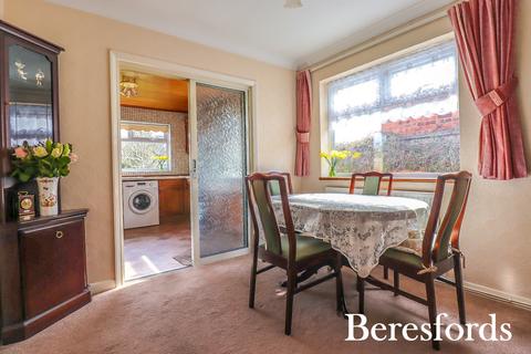 3 bedroom bungalow for sale, Worcester Avenue, Upminster, RM14