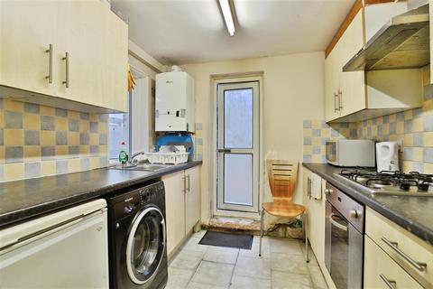 3 bedroom terraced house for sale, Carnarvon Road, BOURNEMOUTH