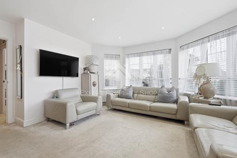 1 bedroom apartment for sale, High Road, Benfleet