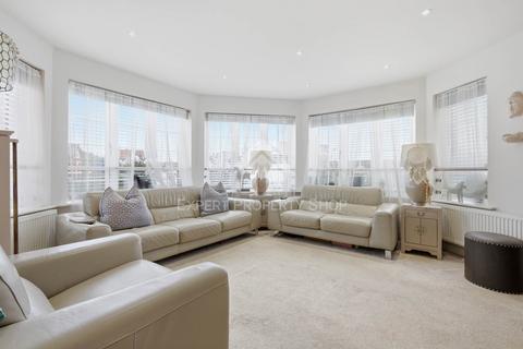 1 bedroom apartment for sale, High Road, Benfleet