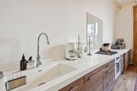 2 bedroom flat to rent, Kensington Gardens Square, London W2