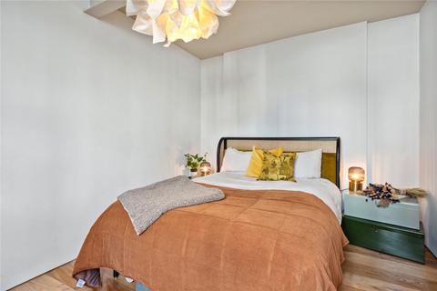 2 bedroom flat to rent, Kensington Gardens Square, London W2
