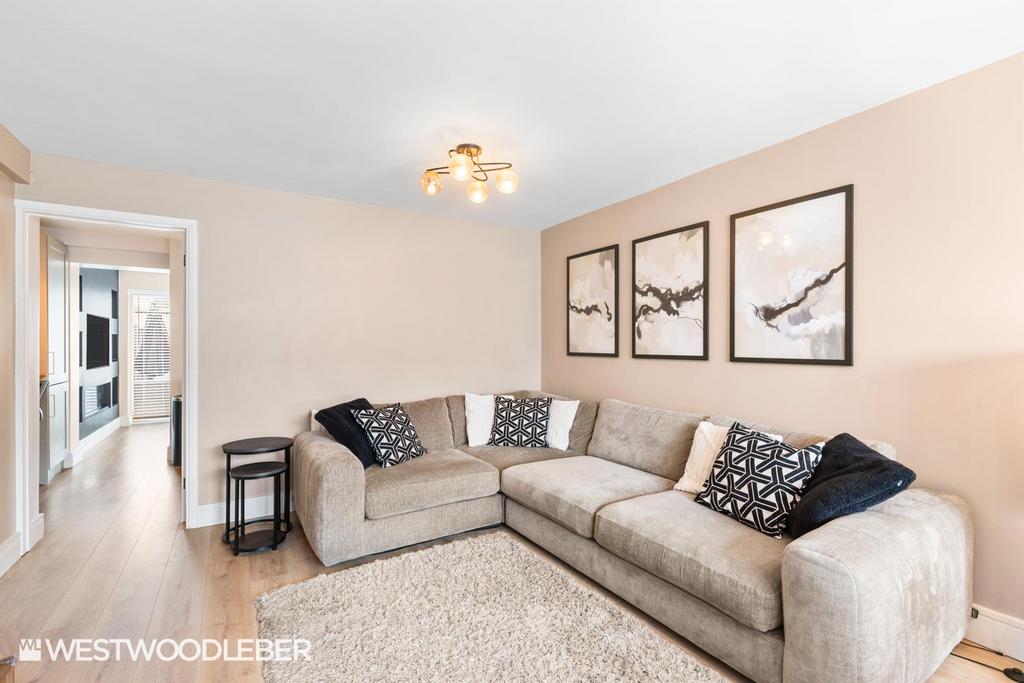 Stoneleigh Drive 14.jpg