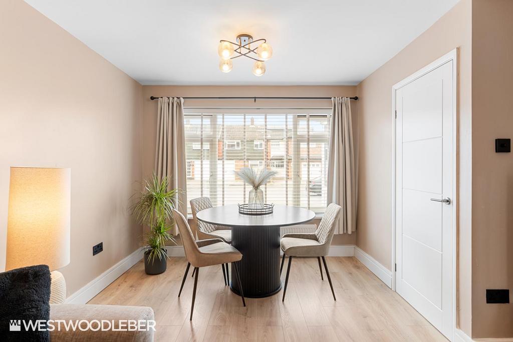 Stoneleigh Drive 17.jpg