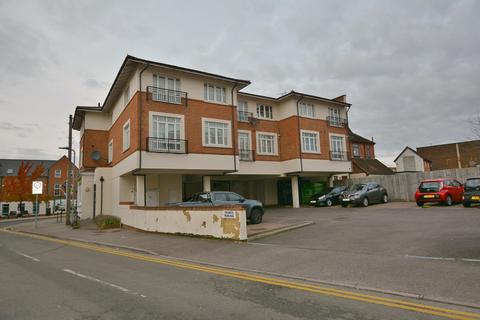 1 bedroom flat to rent, Cambridge Road, Crowthorne, RG45
