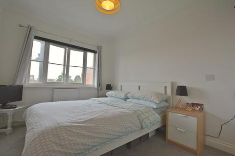 1 bedroom flat to rent, Cambridge Road, Crowthorne, RG45