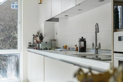 2 bedroom flat for sale, Aura House, 39 Melliss Avenue, Richmond, UK