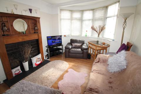 2 bedroom maisonette for sale, Granton Avenue, Upminster RM14