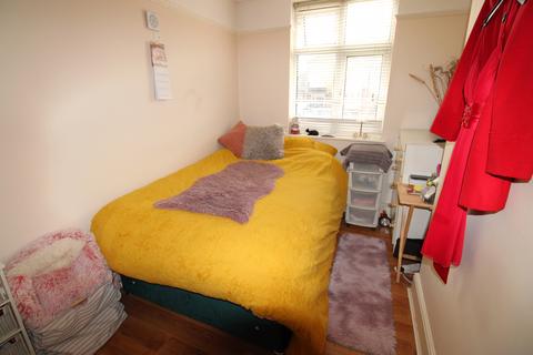2 bedroom maisonette for sale, Granton Avenue, Upminster RM14