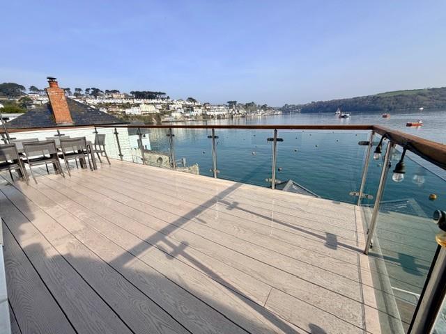 Decking 9.jpg