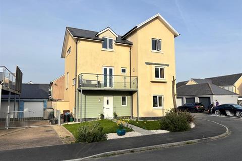 4 bedroom detached house for sale, Cefn Padrig, Llanelli