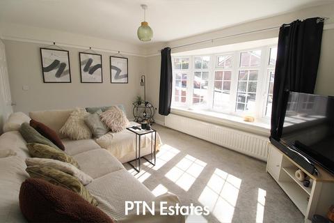2 bedroom house for sale, Pennine Way, Stourbridge