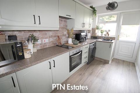 2 bedroom house for sale, Pennine Way, Stourbridge