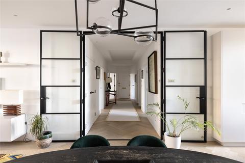 4 bedroom apartment for sale, Queen's Court, London, W2
