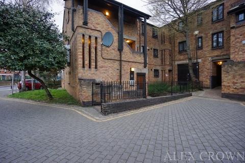 1 bedroom flat to rent, Barnfield close, Crouch Hill