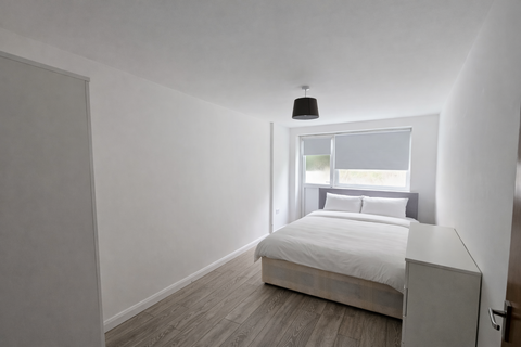 3 bedroom flat to rent, Finsbury Park, London N4
