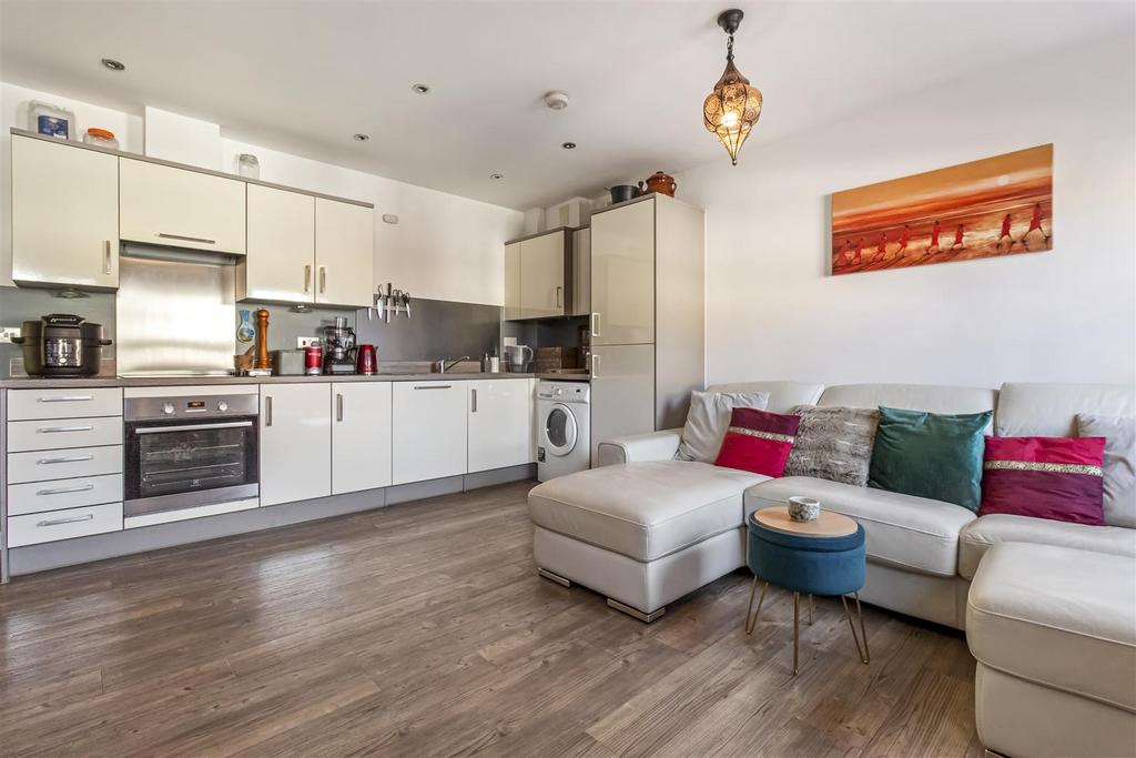 3 Gresley Court-007.JPG