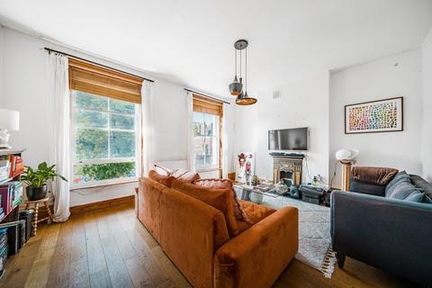 2 bedroom flat to rent, Lilford Road, London, SE5