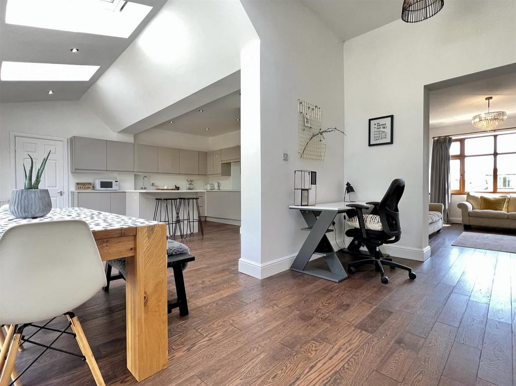 Dining kitchen