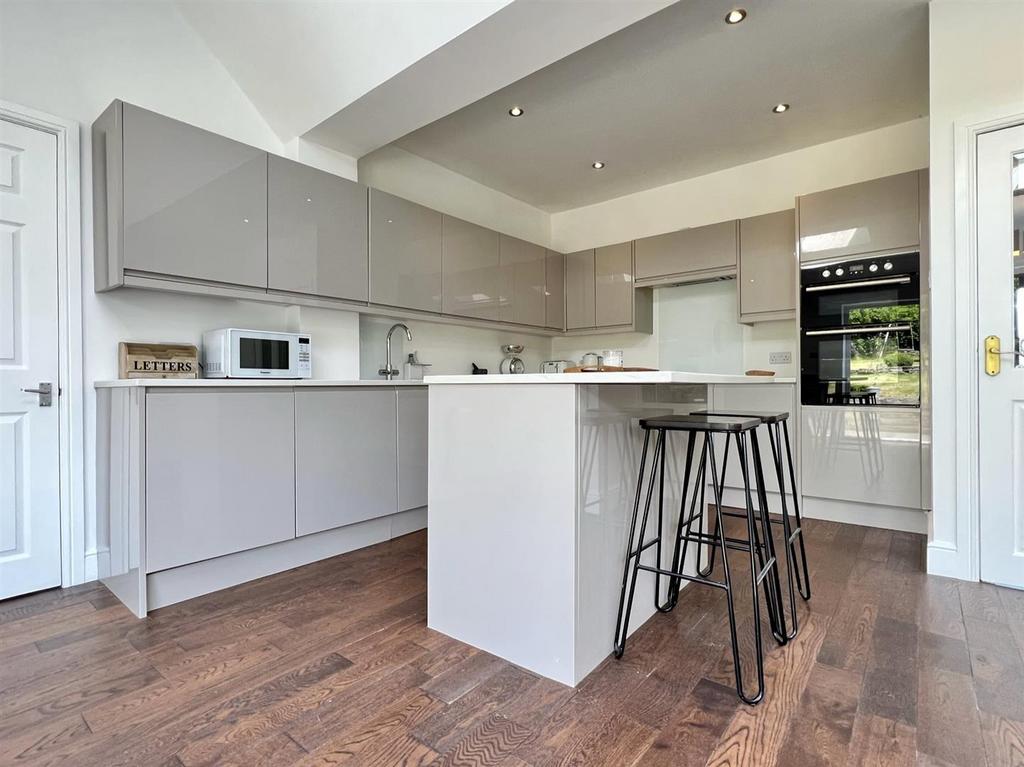 Dining kitchen