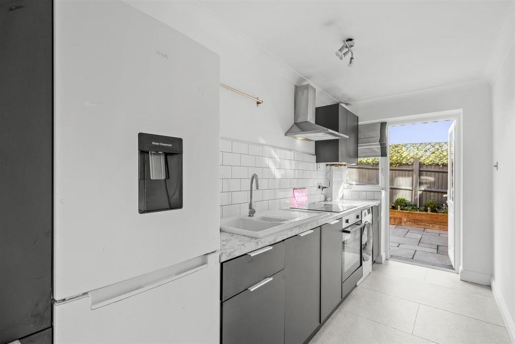 105 Clearbrook Close, HP13 7 BS-7.jpg