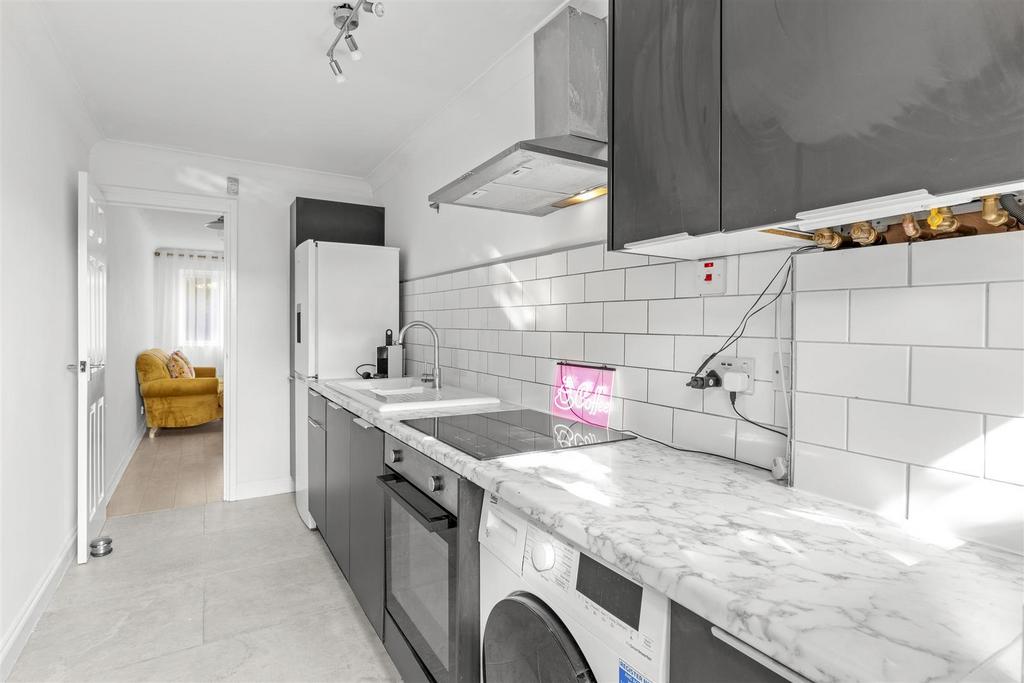 105 Clearbrook Close, HP13 7 BS-8.jpg
