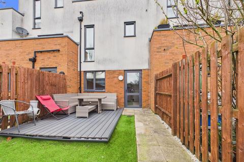 3 bedroom terraced house for sale, Mitchell Close, Aylesbury HP21