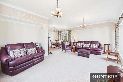 4 bedroom detached house for sale, Southcliffe Drive, Primrose Valley, Filey