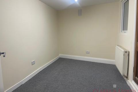 undefined, London E14