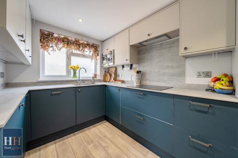 3 bedroom semi-detached house for sale, Durnsford Avenue, Fleet GU52