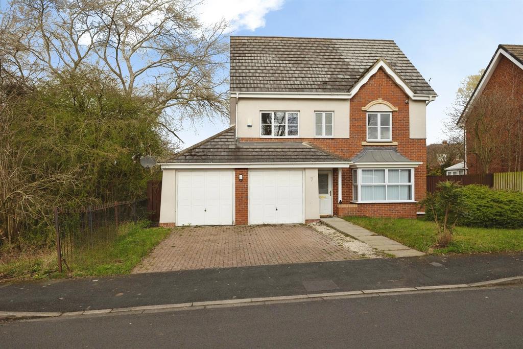 6 bedroom detached house for sale
