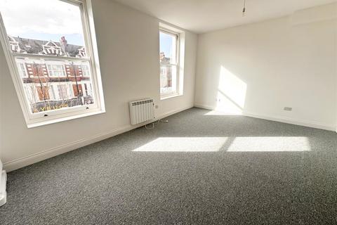 1 bedroom flat to rent, Devonshire Road, Bexhill-On-Sea