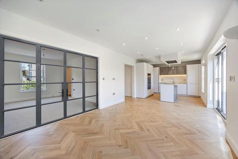 4 bedroom detached house for sale, London Road, Cheltenham, Gloucestershire GL52