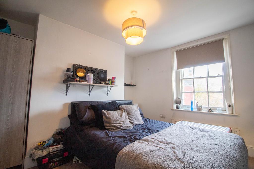 Chilham house top floor room  jpg
