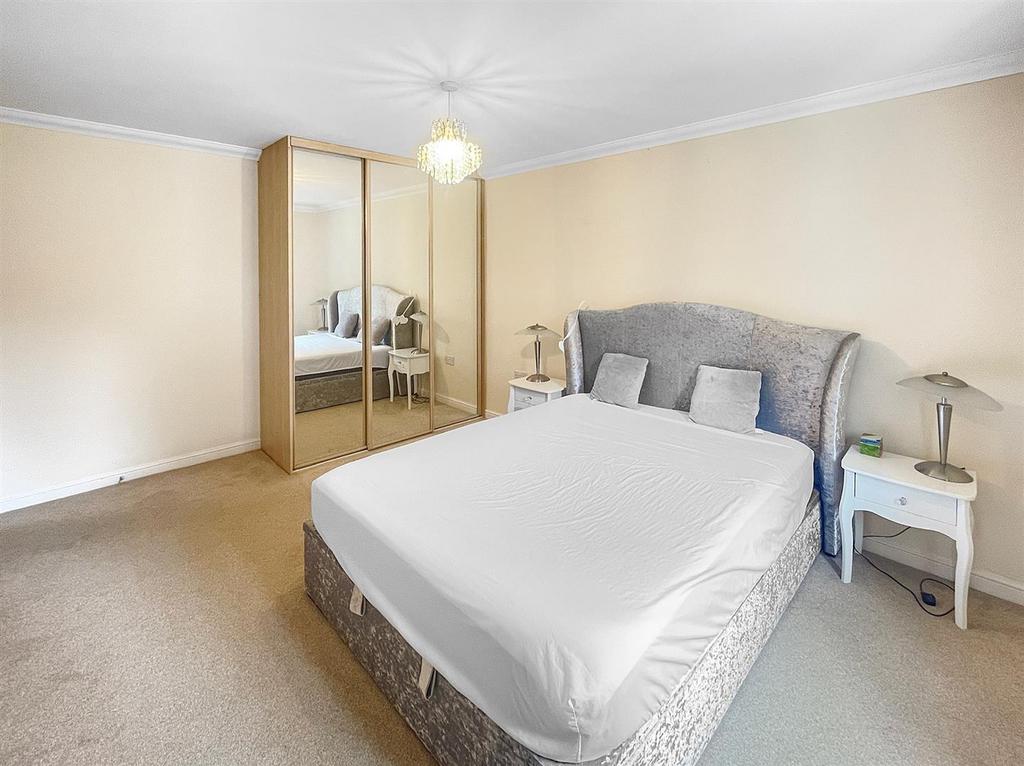 Bedroom 1.jpg