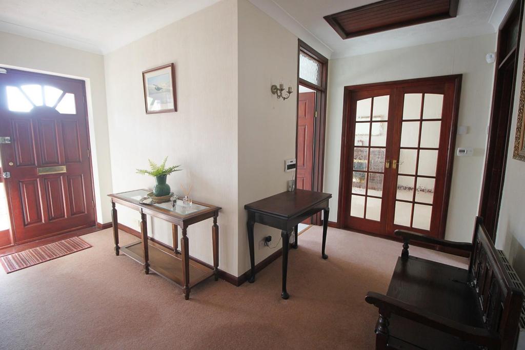 Hall n.jpg