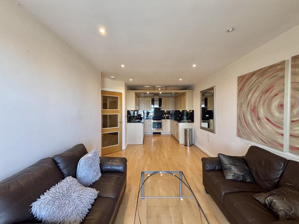 Apartment in Salford, Salford Quays - View 2