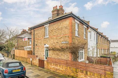 2 bedroom end of terrace house for sale, Terrace Gardens, London SW13