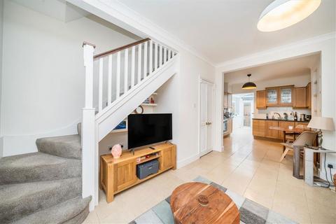 2 bedroom end of terrace house for sale, Terrace Gardens, London SW13