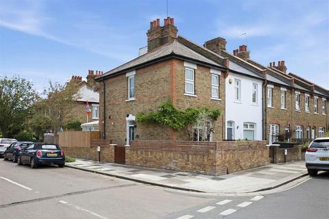 Terrace Gardens, London SW13