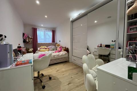 undefined, Midland Apartments, 142 Midland Road, Luton, Bedfordshire, LU2 0GH