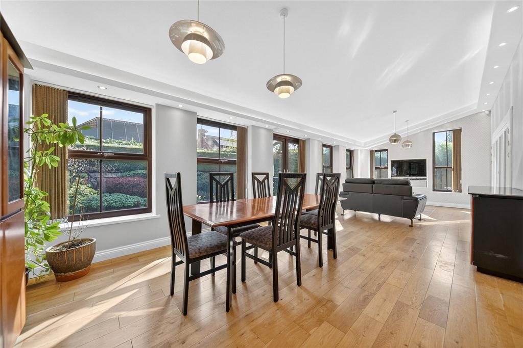 Dining/Family Room