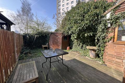 undefined, Gurner Avenue, Salford, M5 3WP