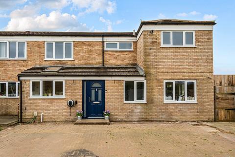 4 bedroom end of terrace house for sale, Mellor Close, Walton-on-Thames, Surrey