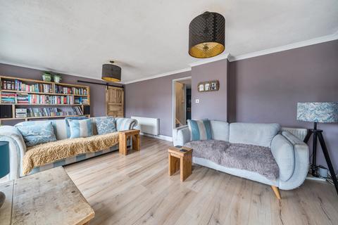 4 bedroom end of terrace house for sale, Mellor Close, Walton-on-Thames, Surrey