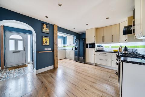 4 bedroom end of terrace house for sale, Mellor Close, Walton-on-Thames, Surrey